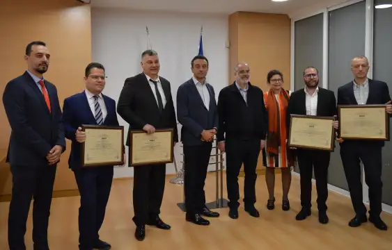 Министърът на иновациите и растежа Даниел Лорер връчи четири сертификата