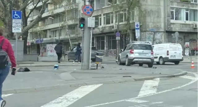 СНИМКА БНТКола удари моторист на кръстовището пред Националния стадион Васил