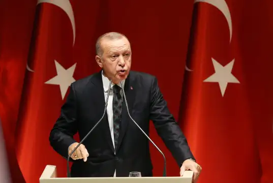 Президентът на Турция Реджеп Ердоган разговаря по телефона с украинския