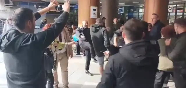 Протестиращи се сбиха в подлеза на Софийски университет Преди минути двата