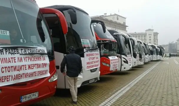 Заради проваления диалог с правителството автобусните превозвачи излизат отново на