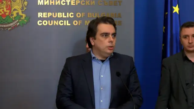 Финансовият министър Асен Василев свиква днес спешен финансов и икономически