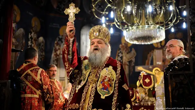 Синодът на Вселенската патриаршия отстрани 55 годишната схизма върху Македонската православна църква и