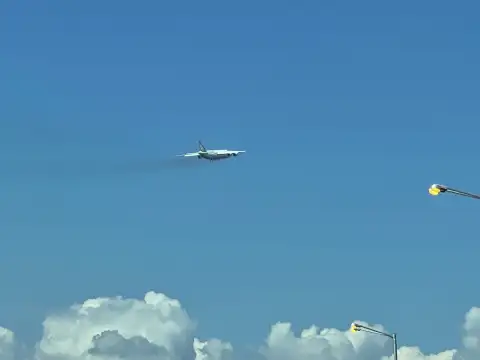 Украинският самолет Антонов Ан 124 излетя от Летище София съобщи зрител
