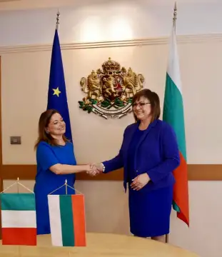 Корнелия Нинова се срещна с посланика на Италия Джузепина Дзара