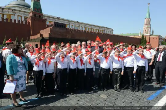 Руските власти обмислят създаването на ново детско движение предаде ДПА