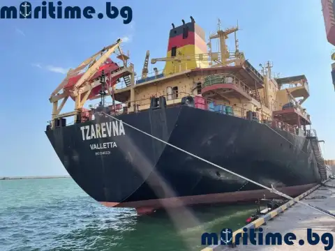 Очакванията са българският кораб Царевна да напусне пристанището в Мариупол