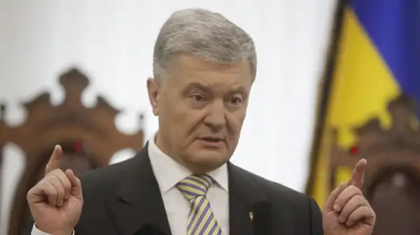 Бившият президент на Украйна Петро Порошенко успя да напусне страната