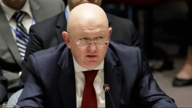 Руският постоянен представител в ООН Василий Небензя напусна заседание на