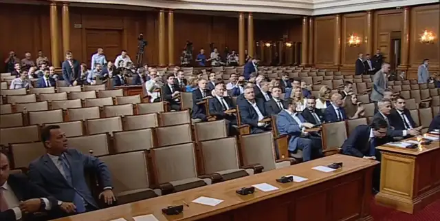 Депутатите няма да гласуват за нов председател на парламента днес