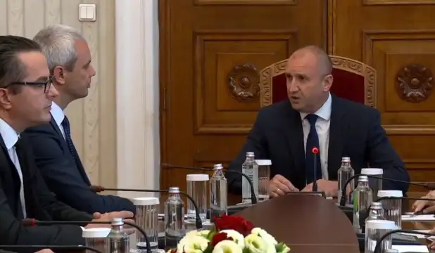 Президентът Румен Радев започна консултациите си с ПП Възраждане Представителите