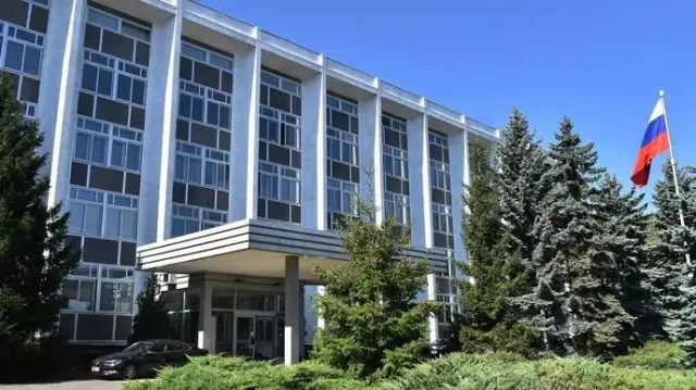 Руските консулства спират работа в България Руското посолство в България