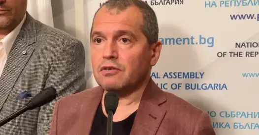 Кирил Петков се опитва да овладее регионалното министерство Уволни всички