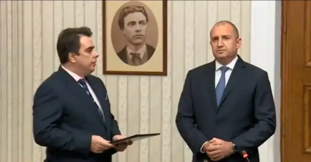 Номинираният от Продължаваме промяната кандидат за премиер Асен Василев връща