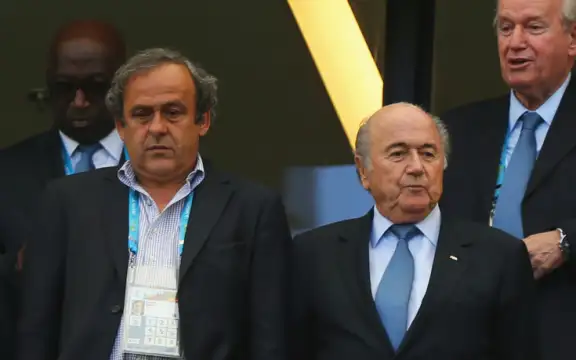 Бившият президент на ФИФА Сеп Блатер и бившият президент на