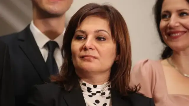 Министърът на здравеопазването в оставка Асена Сербезова ще заведе дело
