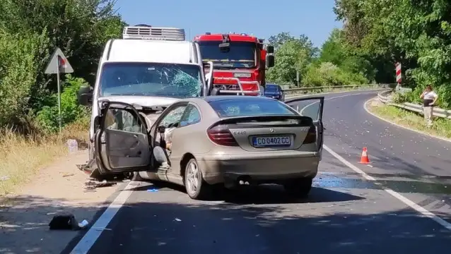 Снимки TrafficNewsМъж загина при катастрофа на Подбалканския път край Павел