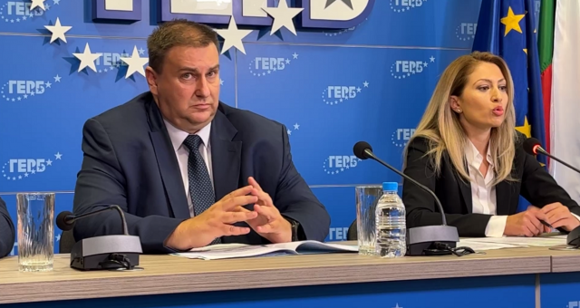 Радомир Чолаков обясни че коалицията ГЕРБ СДС започва серия брифинги