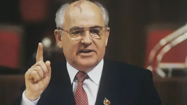 Русия и Западът се сбогуват с двама различни Горбачов В