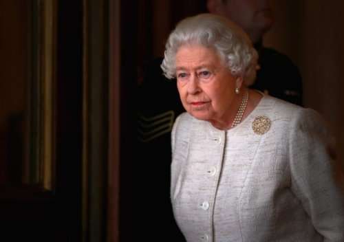 BBC One спря редовното си програмиране след новината че кралицата