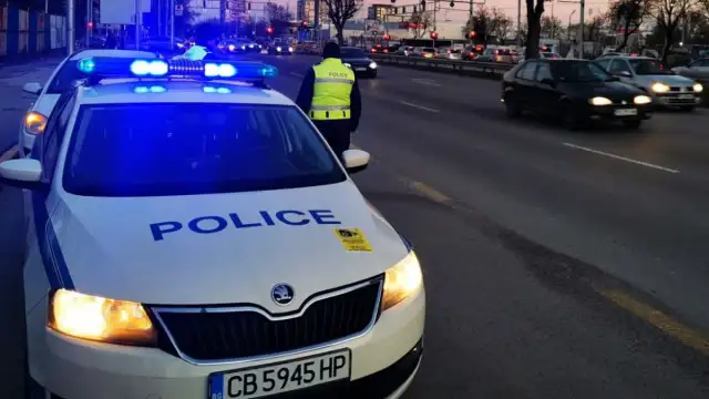 Хванаха дрогиран шофьор без свидетелство за управление във Варненско съобщиха
