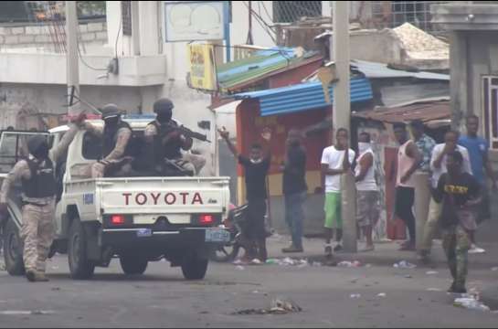 Масовите протести в Хаити стигнаха до насилие в отговор на