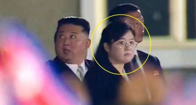 Мистериозна жена беше забелязана до лидера на Северна Корея Ким