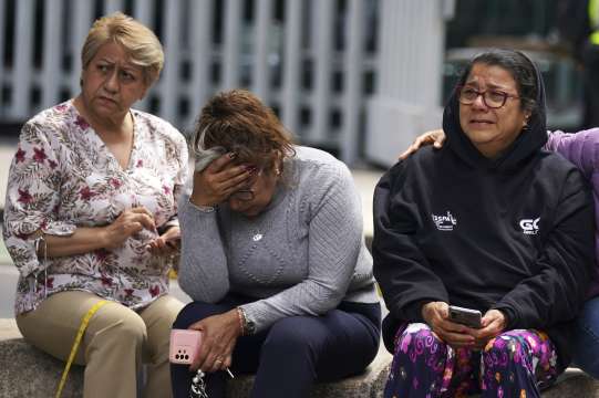 Силно земетресение разтърси Мексико в четвъртък причинявайки смъртта на най малко