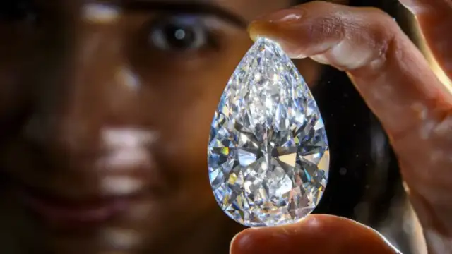 131 каратов бял диамант тип Ила беше открит в мината Луло