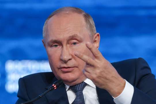 Руският президент Владимир Путин на оперативно съвещание с членове на