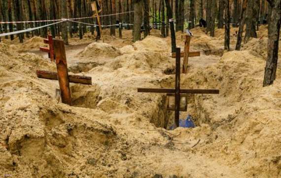 Четири масови гроба бяха открити в Изюмски район на Харковска
