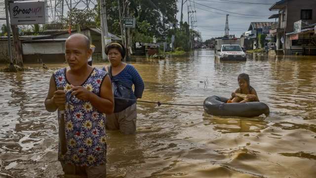 Петима спасители са загинали при преминаването на тайфуна Нору във Филипините предаде