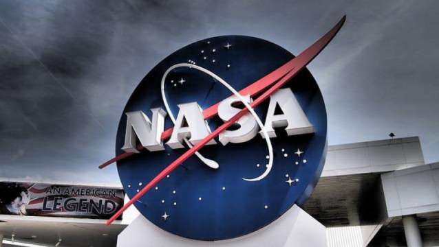 НАСА ще проведе исторически опит да отклони астероид от пътя