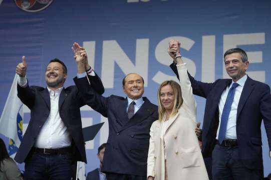 Десният алианс който спечели националните избори в Италия ще постави
