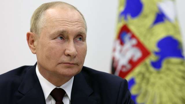 Одобрението към руския президент Владимир Путин регистрира спад в страната