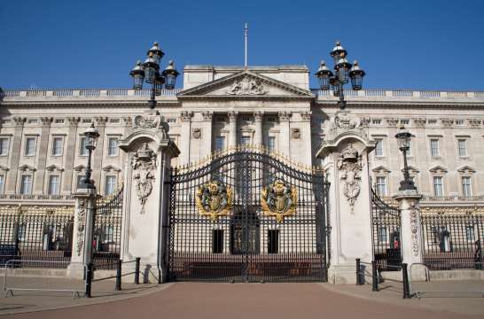 Бъкингамският дворец разпространи първа официална снимка на британския крал Чарлз