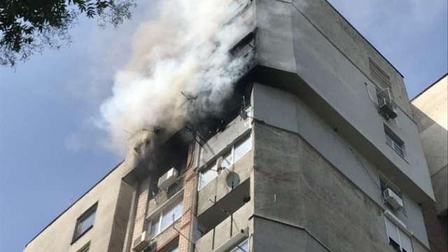 Апартамент е горял в столичния квартал Банишора около полунощ съобщава