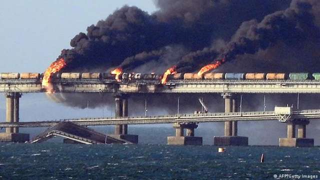 По казуса с камиона предизвикал взрива на Кримския мост у