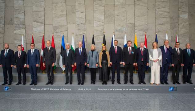 Министрите на отбраната от 14 съюзници от НАТО и Финландия
