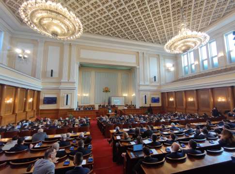 48 ото Народно събнрание започна работа Заседанието бе открито от най възрастния депутат