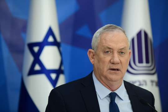 Израел продължава да изключва възможността да доставя оръжие на Украйна