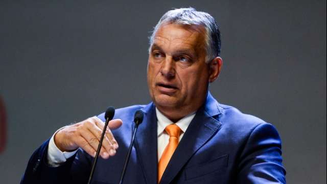 Унгарският премиер Виктор Орбан обвини Брюксел че се е промъкнал