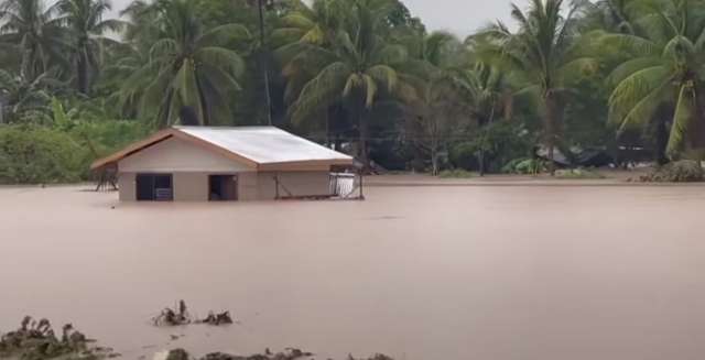 Наводнения и жертви във Филипините след като силна тропическа буля