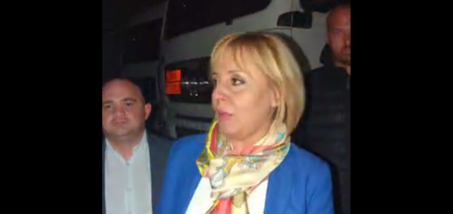 Лидерът на Изправи се България Мая Манолова показа десетки спрени