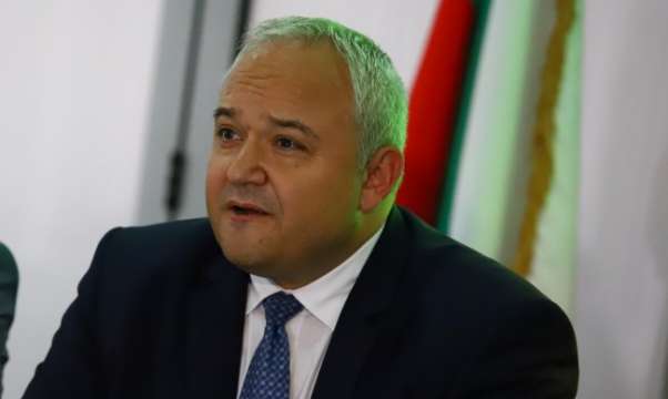 Вътрешният министър Иван Демерджиев обясни че ще подаде оставка само