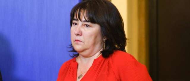 Росица Велкова служебен министър на финансите заяви че чисто законово