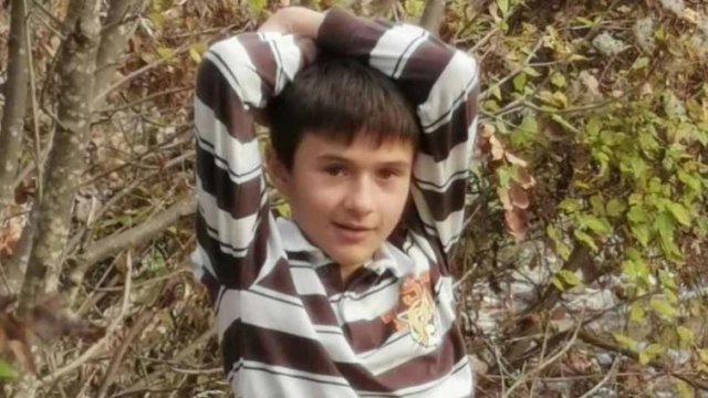 Изчезналият преди девет дни 12 годишен Александър от Перник е
