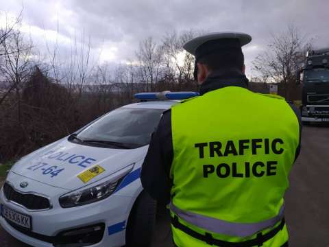 Двама полицейски служители са пострадали при катастрофа на автомагистрала Тракия