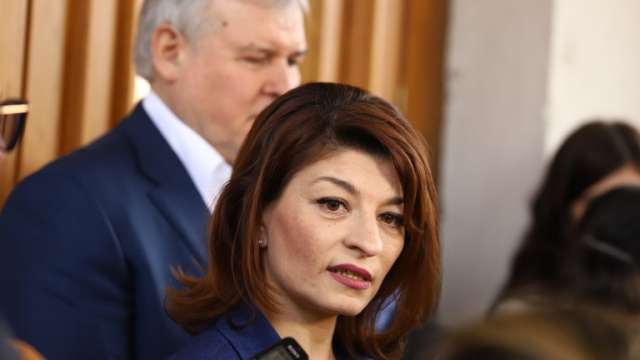 Десислава Атанасова е кандидатът за премиер на ГЕРБ-СДС, пише ПИК. Днес