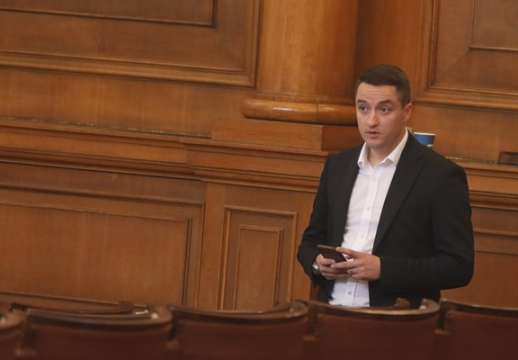 Депутатът от БСП Явор Божанков обяви официално позицията си че